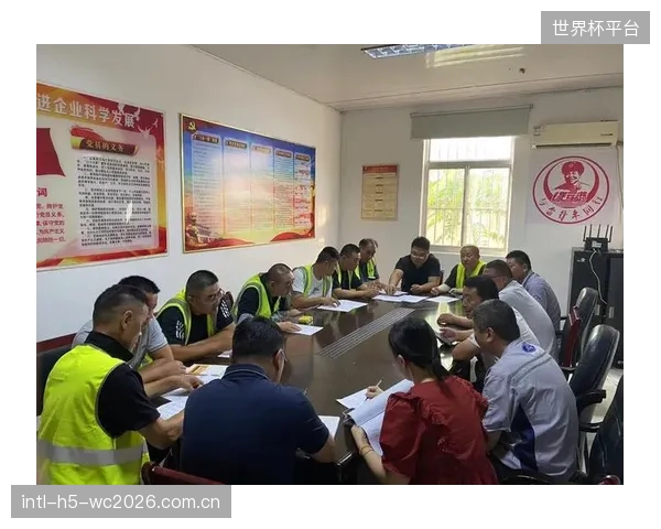 在缺乏系统培训的情况下，要求传统体育教师理解并应用复杂的认知科学数据，无异于“让驾驶员去修引擎